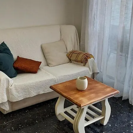 Mar 4 En Apartamento *