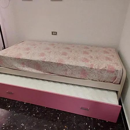 Mar 4 En Apartamento *